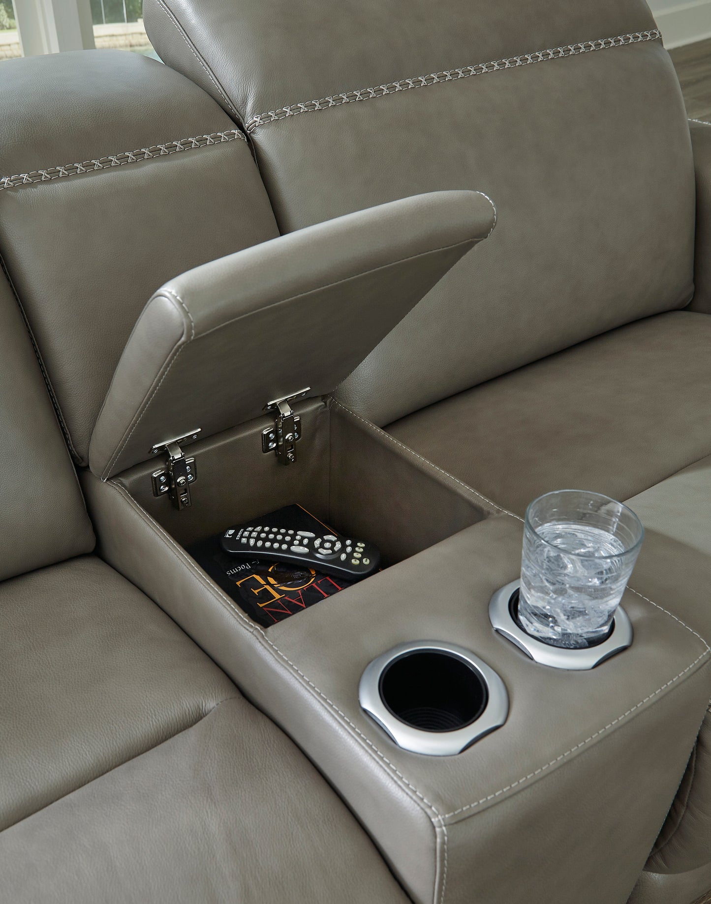 Cori 6 Piece Leather Reclining Sectional -