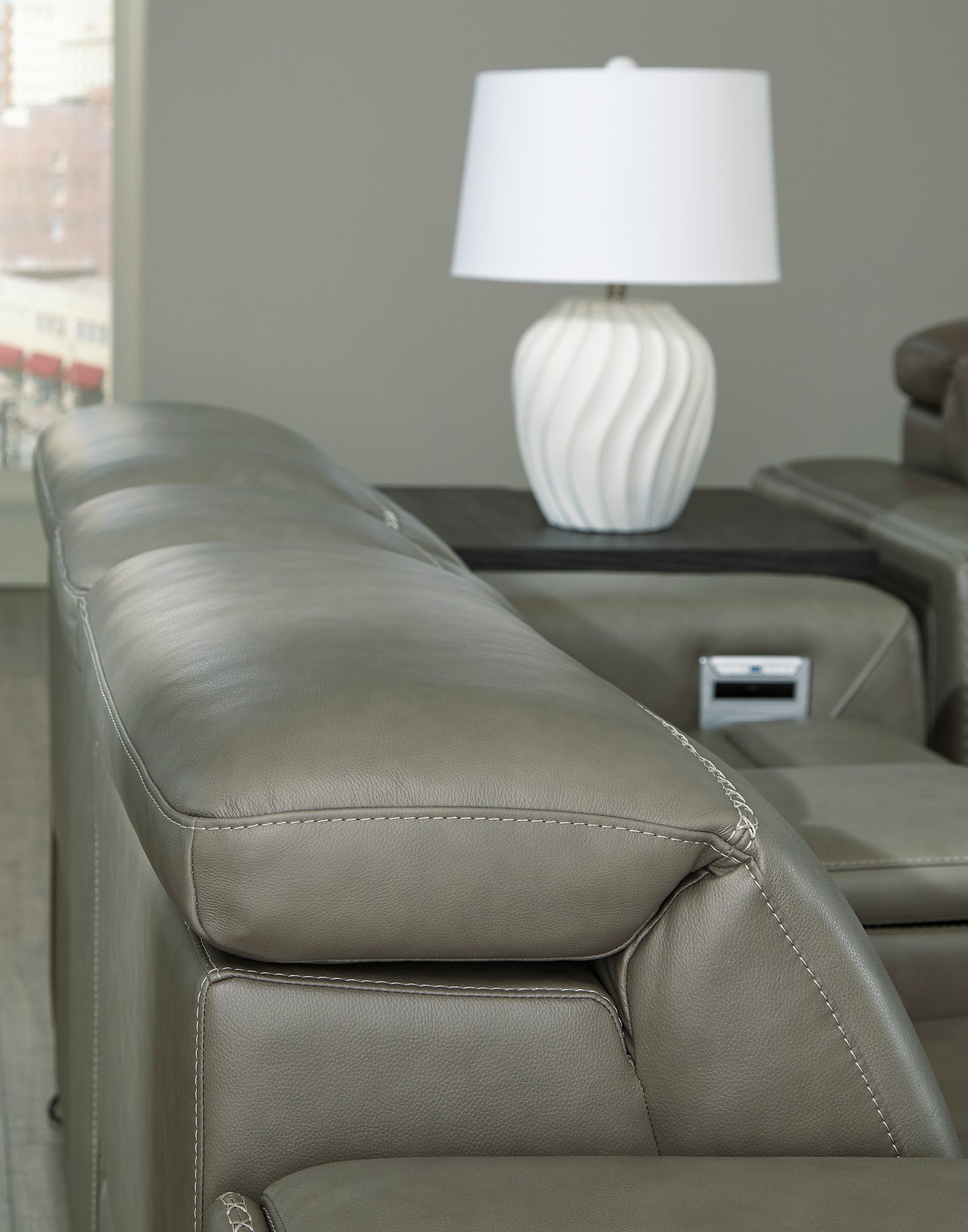 Cori 6 Piece Leather Reclining Sectional -