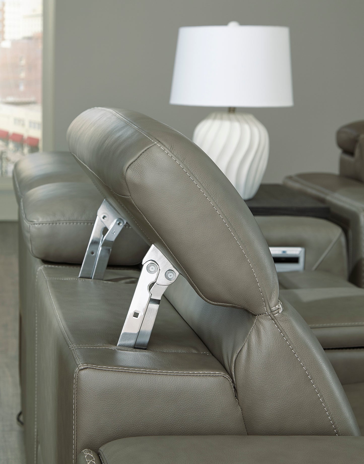 Cori 6 Piece Leather Reclining Sectional -