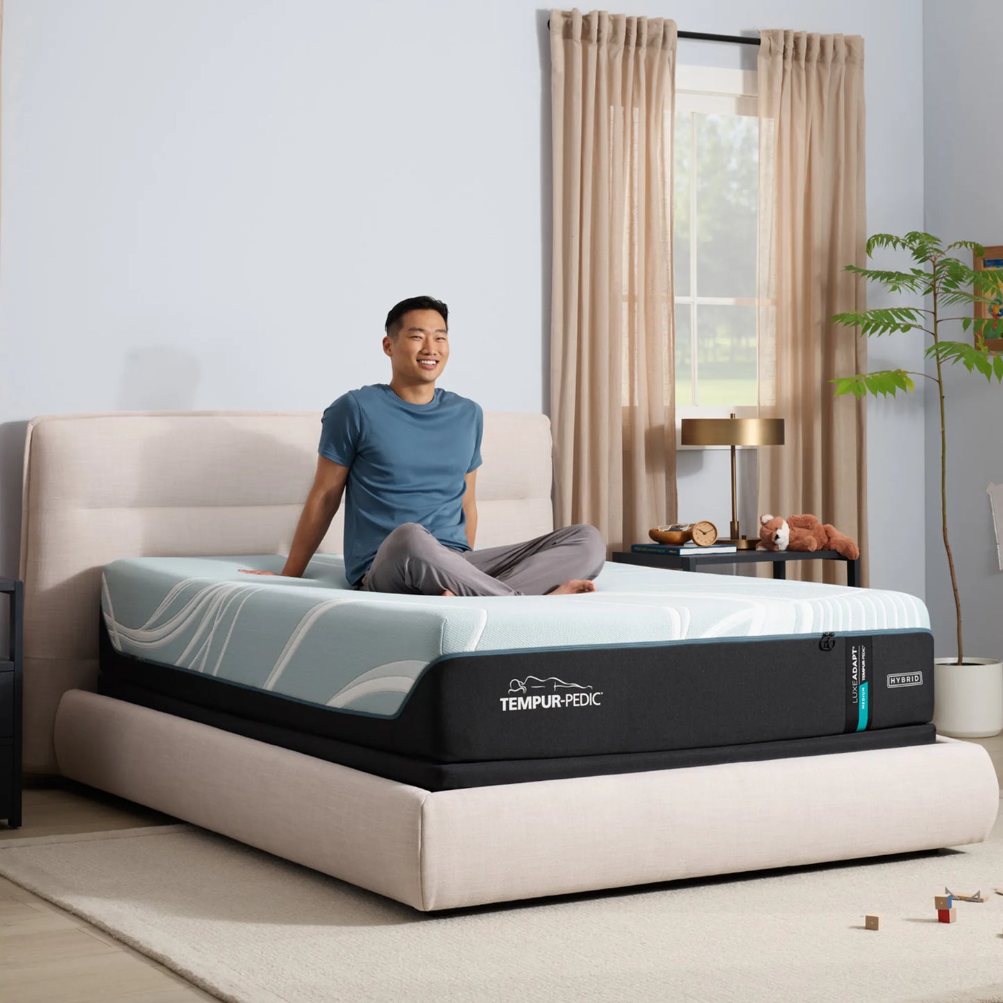 TEMPUR-LuxeAdapt® Medium Hybrid Mattress