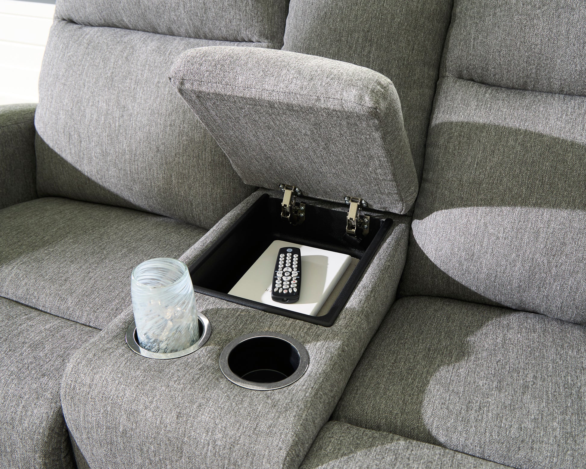 Montreal Reclining Loveseat W/Console -