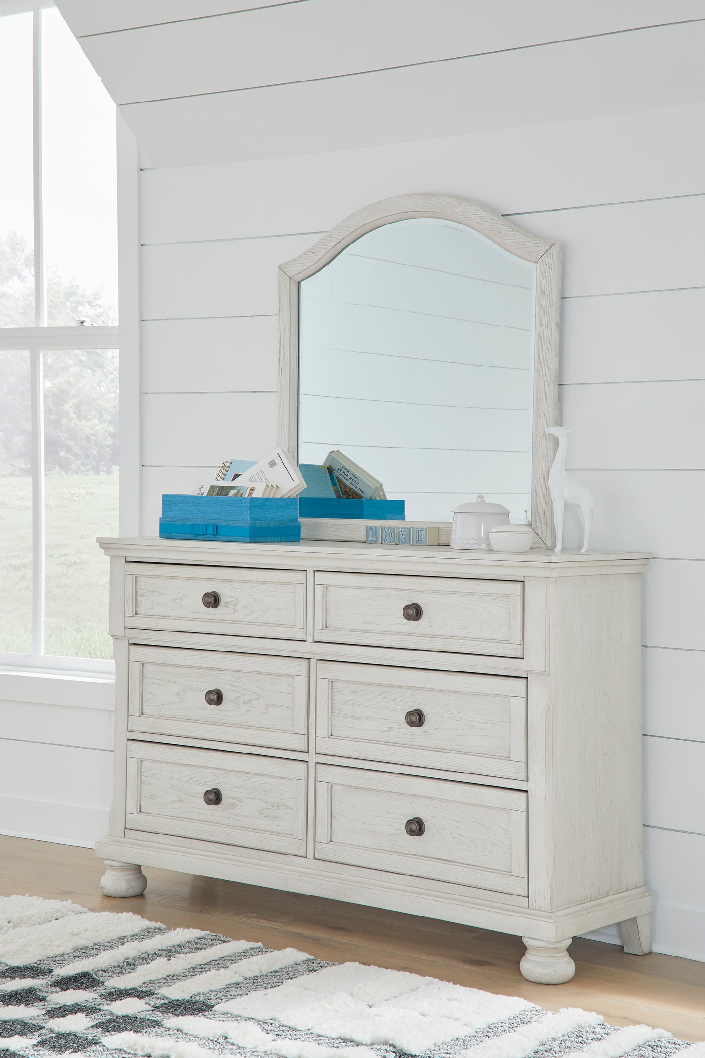 Robin Youth Dresser and Mirror -