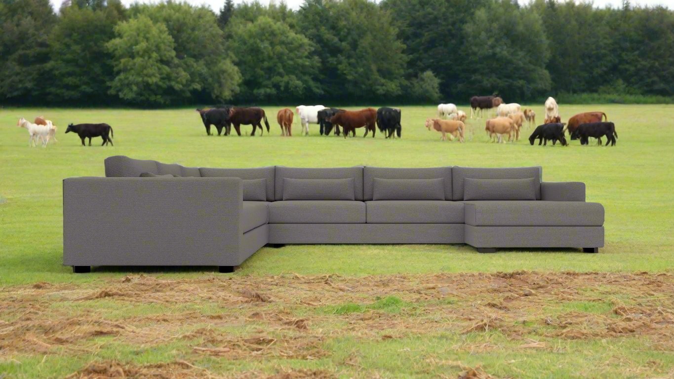 Menchaca 162" Corner Sectional W. Right Chaise -