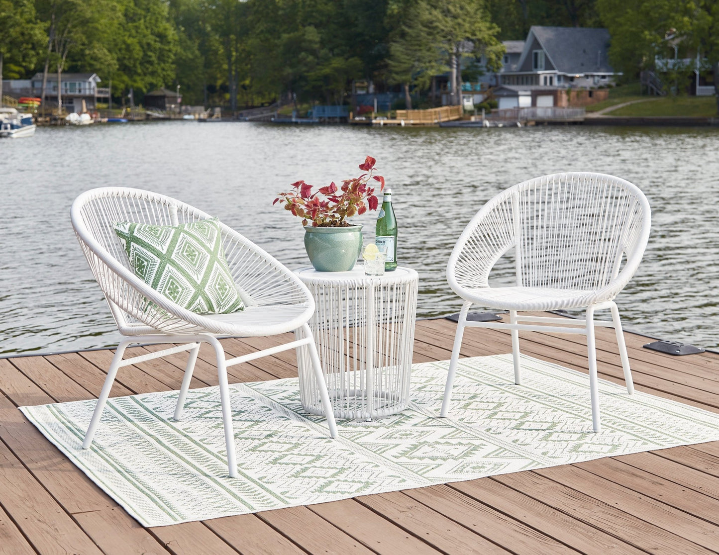 Cape Cod White Outdoor Set -