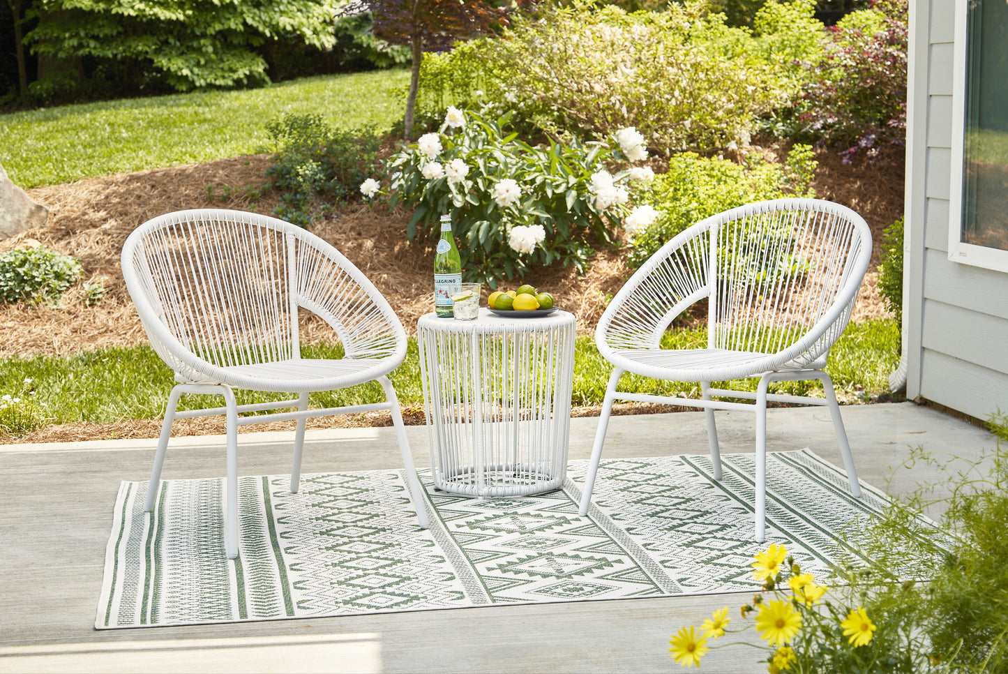 Cape Cod White Outdoor Set -