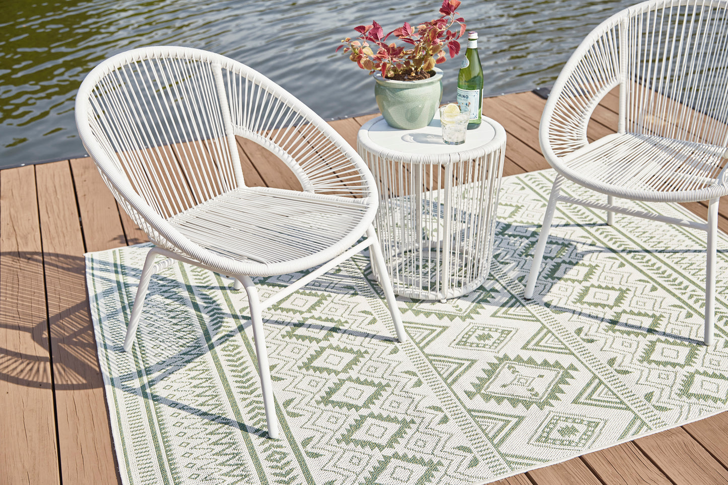 Cape Cod White Outdoor Set -