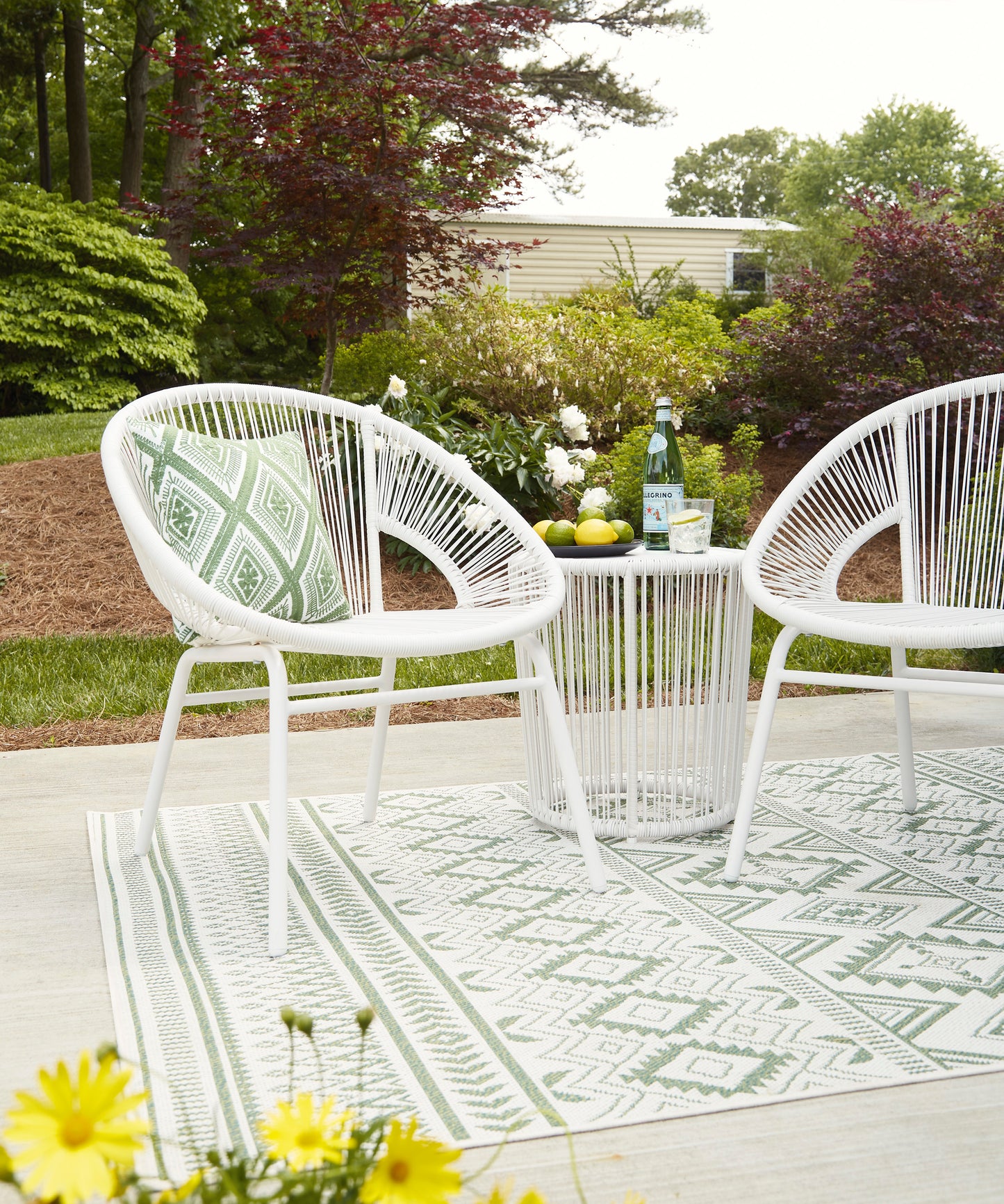 Cape Cod White Outdoor Set